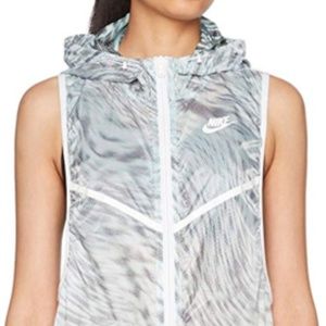 XS Nike Women's Tech Hyperfuse Vest 645023-466
